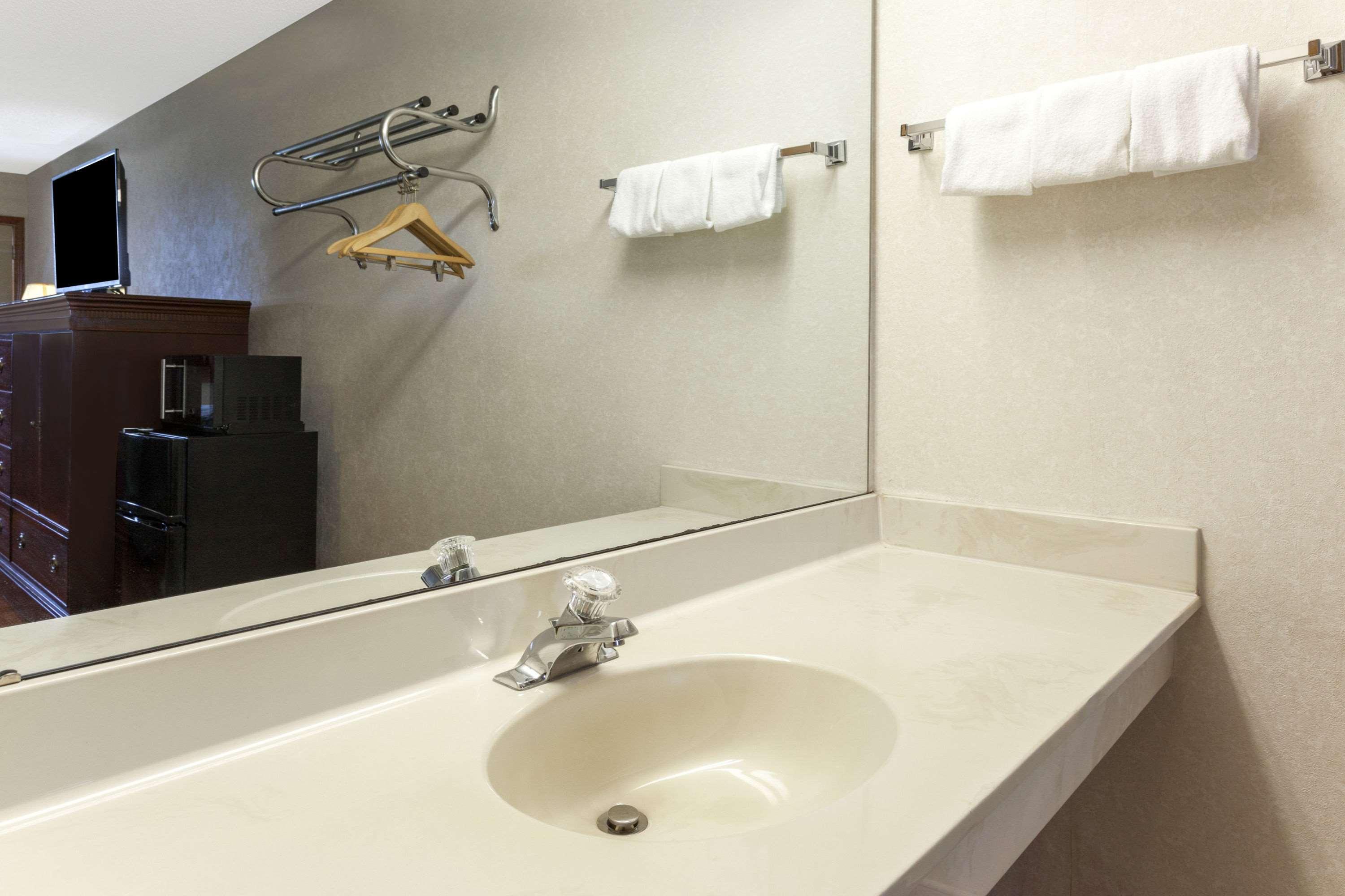 Days Inn By Wyndham Maumee/Toledo Extérieur photo