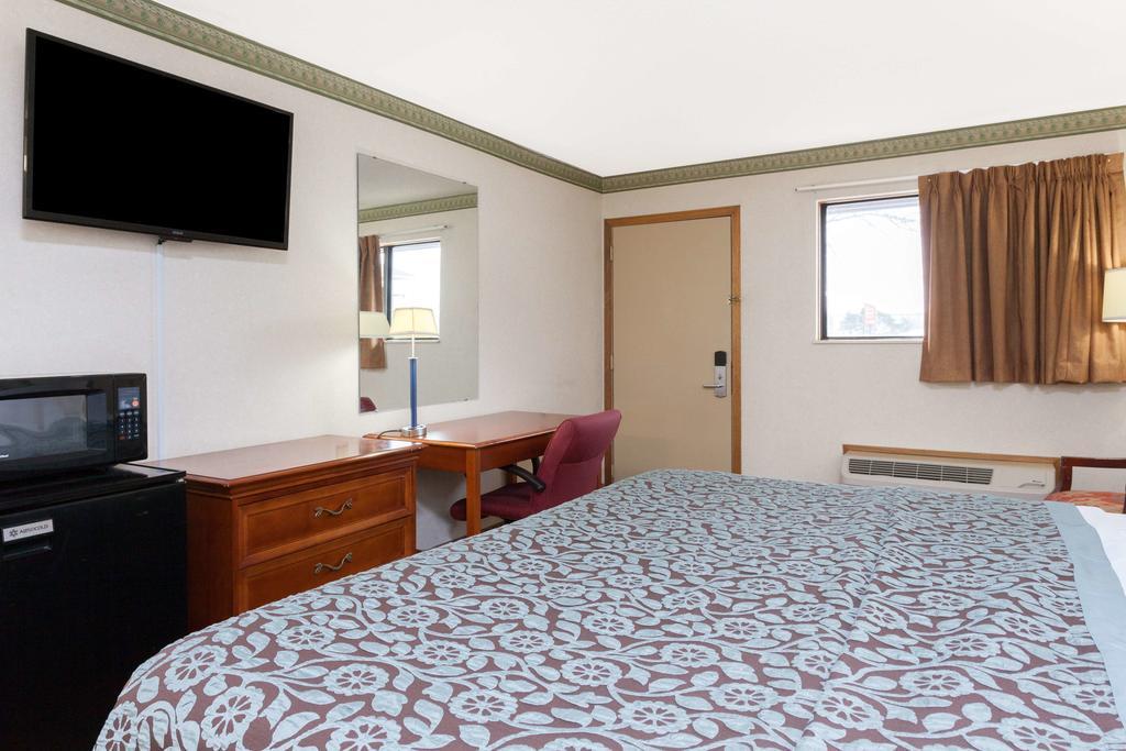 Days Inn By Wyndham Maumee/Toledo Extérieur photo