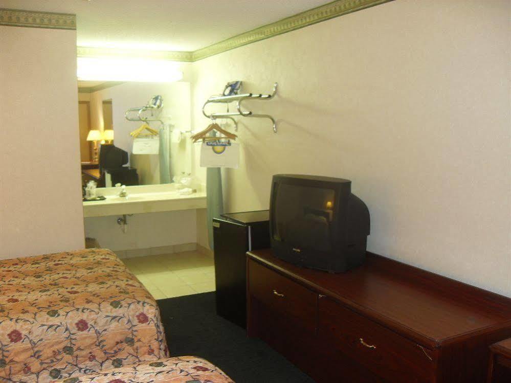 Days Inn By Wyndham Maumee/Toledo Extérieur photo