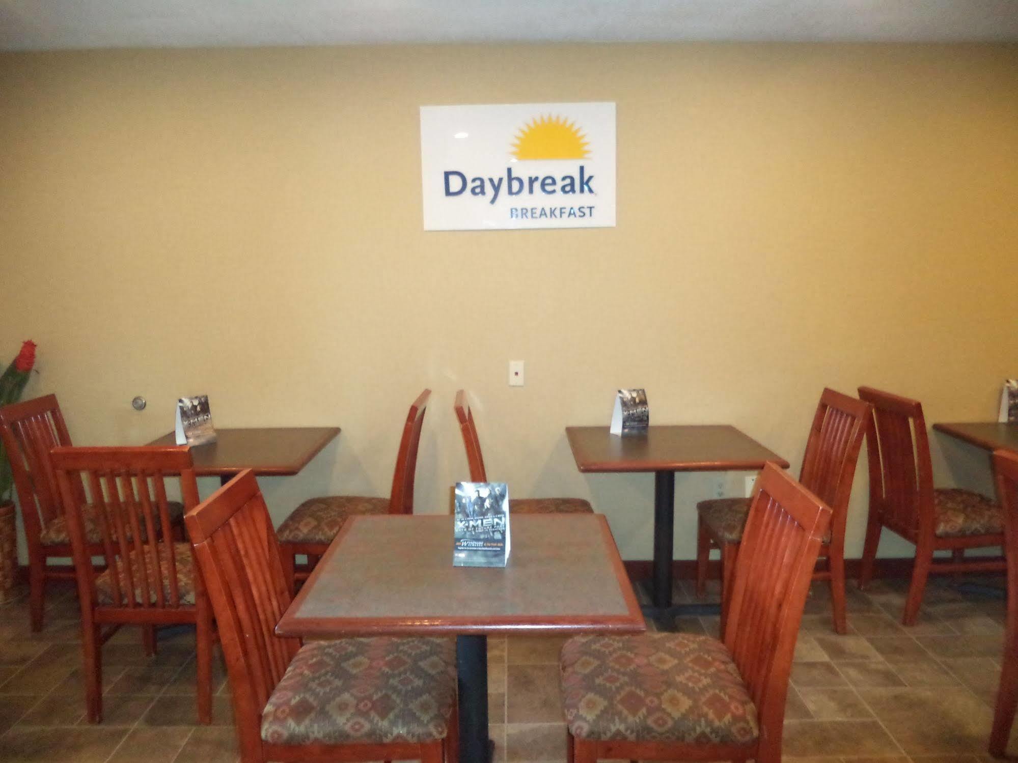 Days Inn By Wyndham Maumee/Toledo Extérieur photo